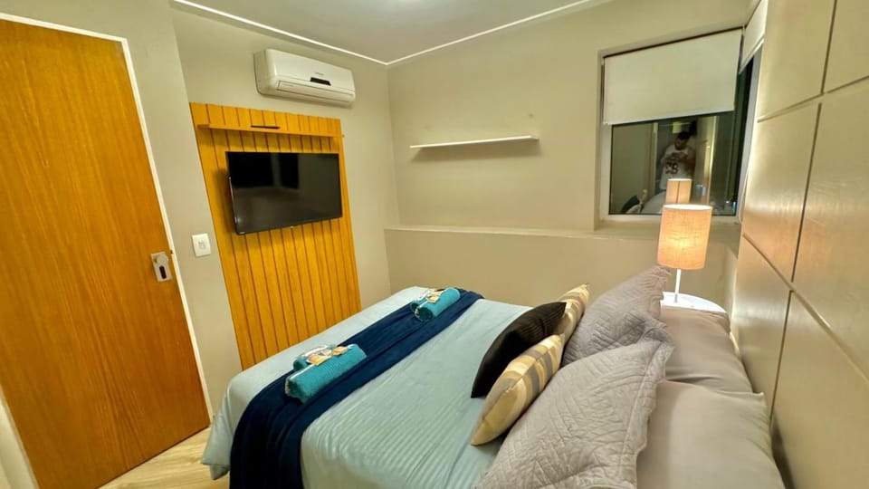 Bed, TV and multimedia, Photo of the whole room, Bedroom, air conditioner