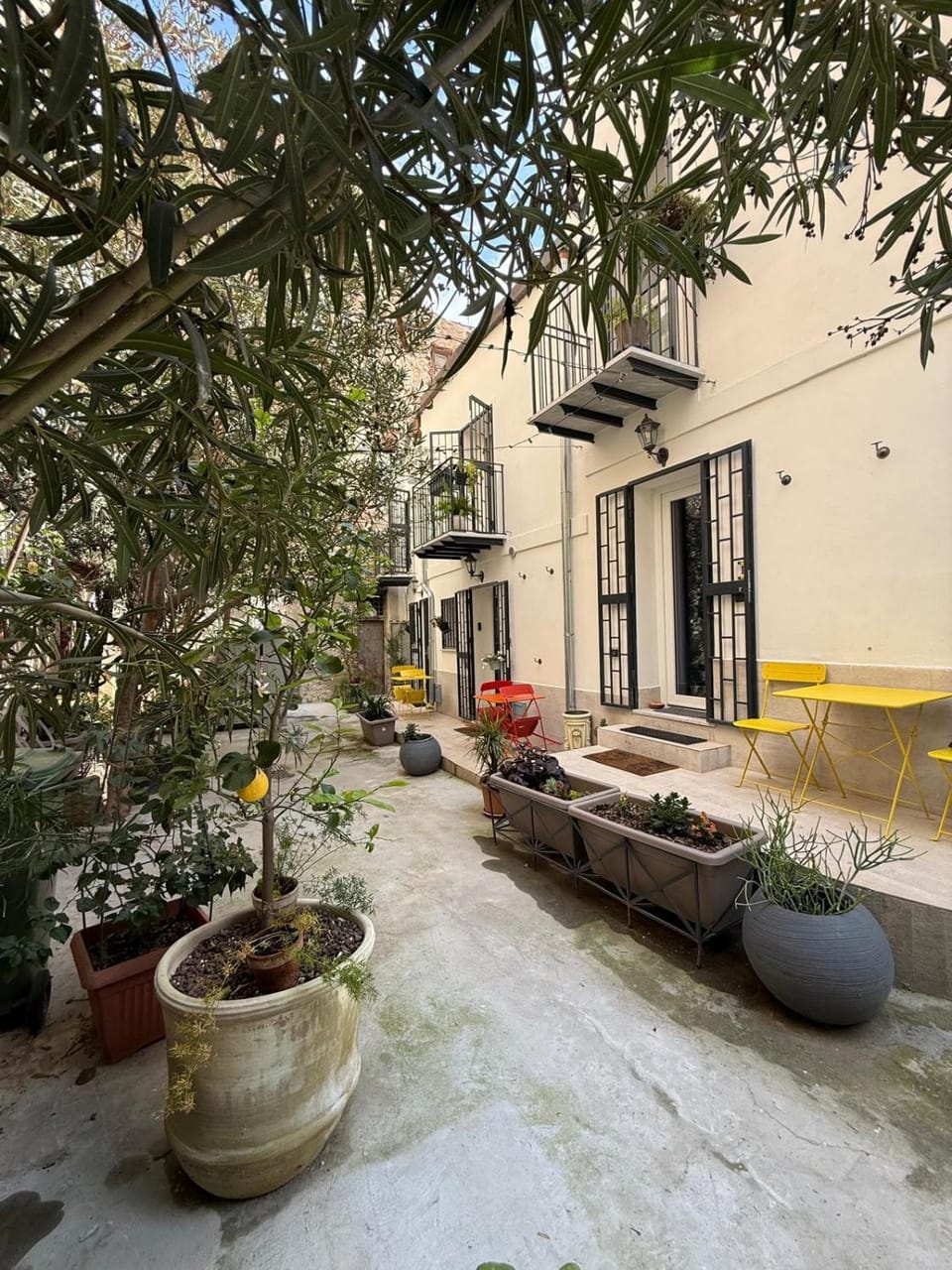 Inner courtyard view