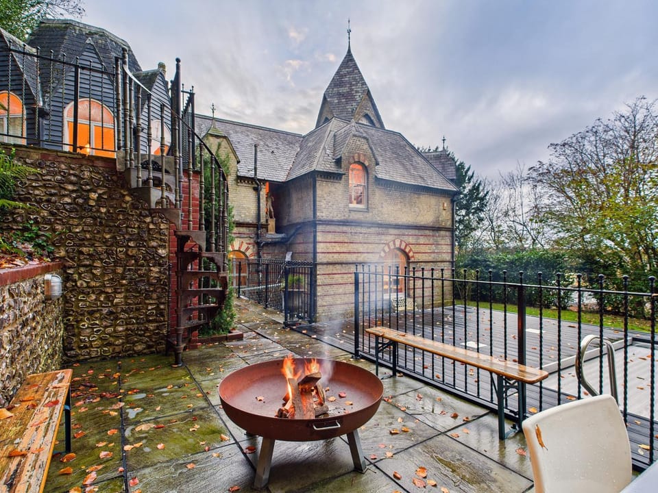19th Century Manor with Hot Tub Apartment in Lewes District
