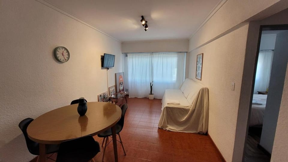 Bed, TV and multimedia, Living room, Dining area