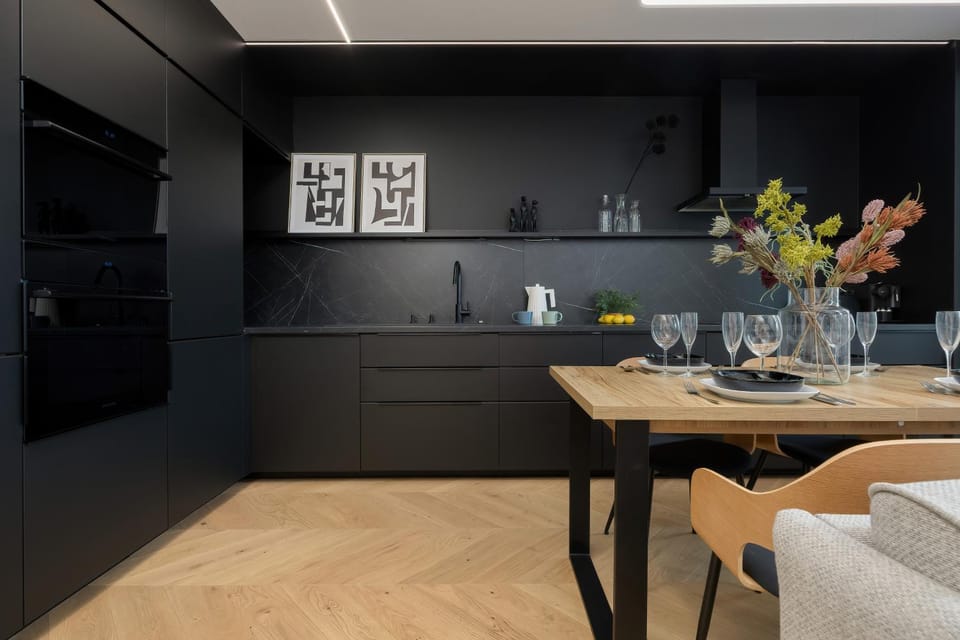 Kitchen or kitchenette, Living room, Seating area, Dining area, oven, kitchen