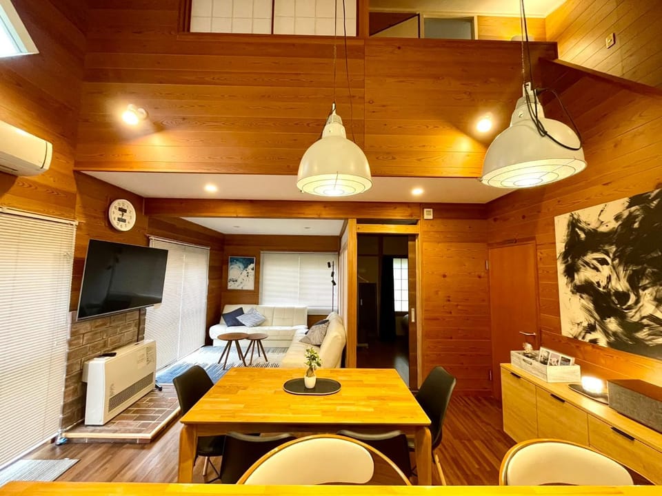 TV and multimedia, Kitchen or kitchenette, Living room, Dining area