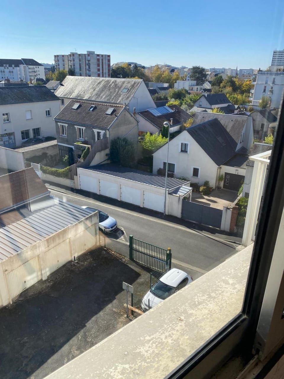 Studio Bord Loire Apartment in Saint-Cyr-sur-Loire