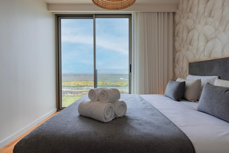 Bed, Natural landscape, Bedroom, towels