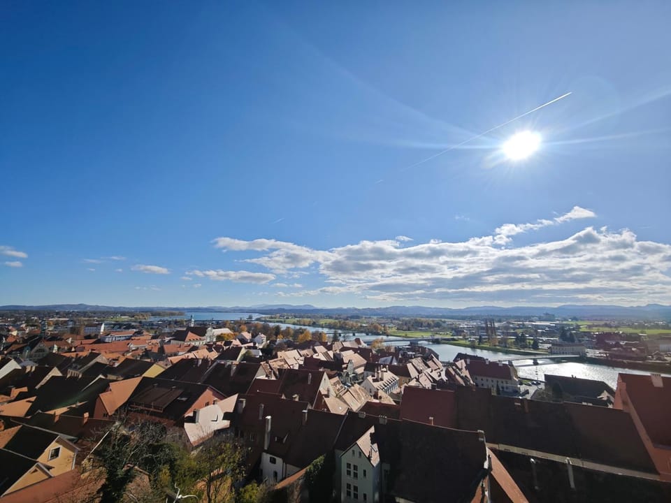 Nearby landmark, Natural landscape, City view, River view
