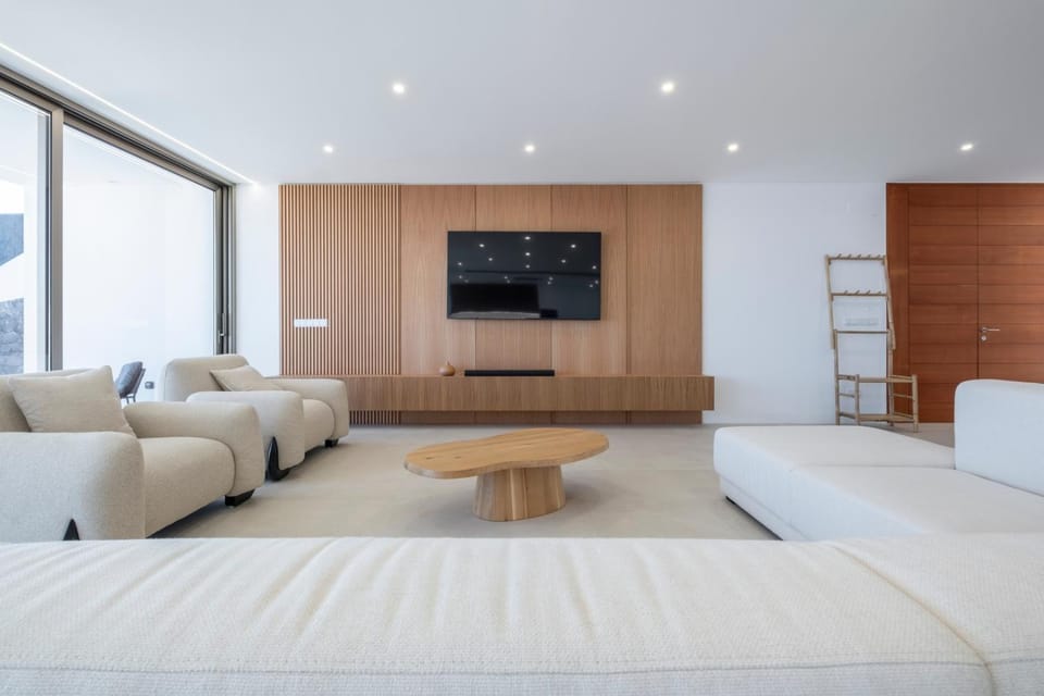 Communal lounge/ TV room, TV and multimedia, Living room, Evening entertainment