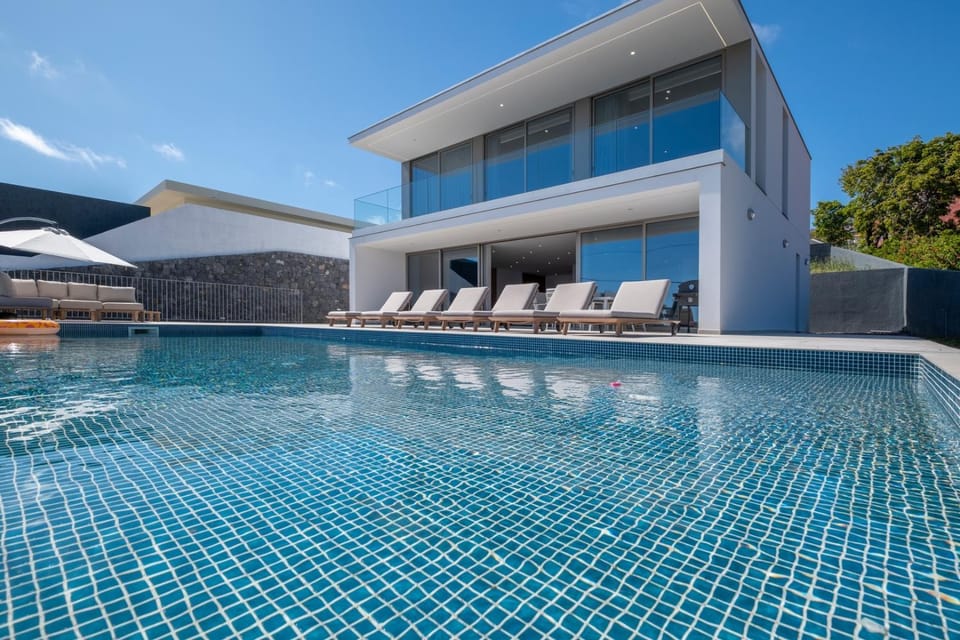 Patio, Day, Pool view, Swimming pool, sunbed