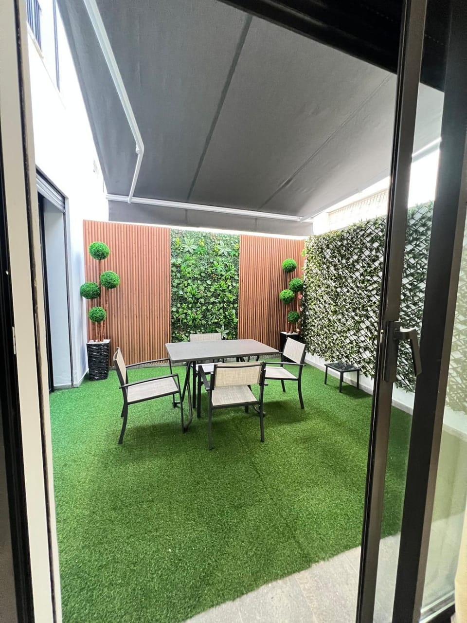 Garden, View (from property/room), Balcony/Terrace, Dining area, Garden view