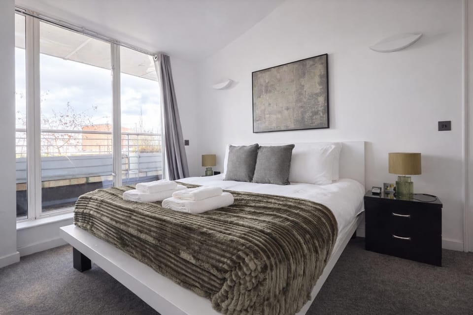 Penthouse View 3-Beds Apartment for 10 guests in Paddington Apartment in City of Westminster