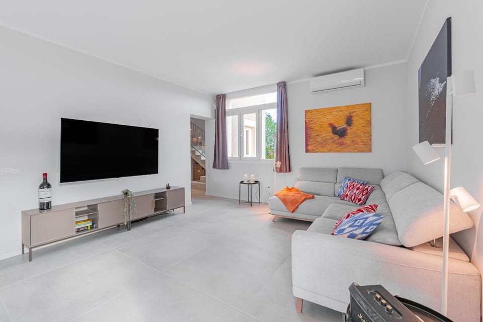 Communal lounge/ TV room, Living room
