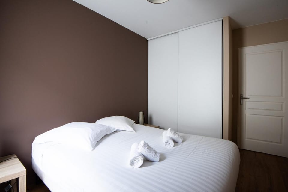 Apartment for 6 persons + Parking : City Center Apartment in Lille