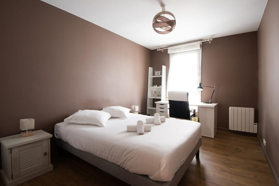 Apartment for 6 persons + Parking : City Center Apartment in Lille