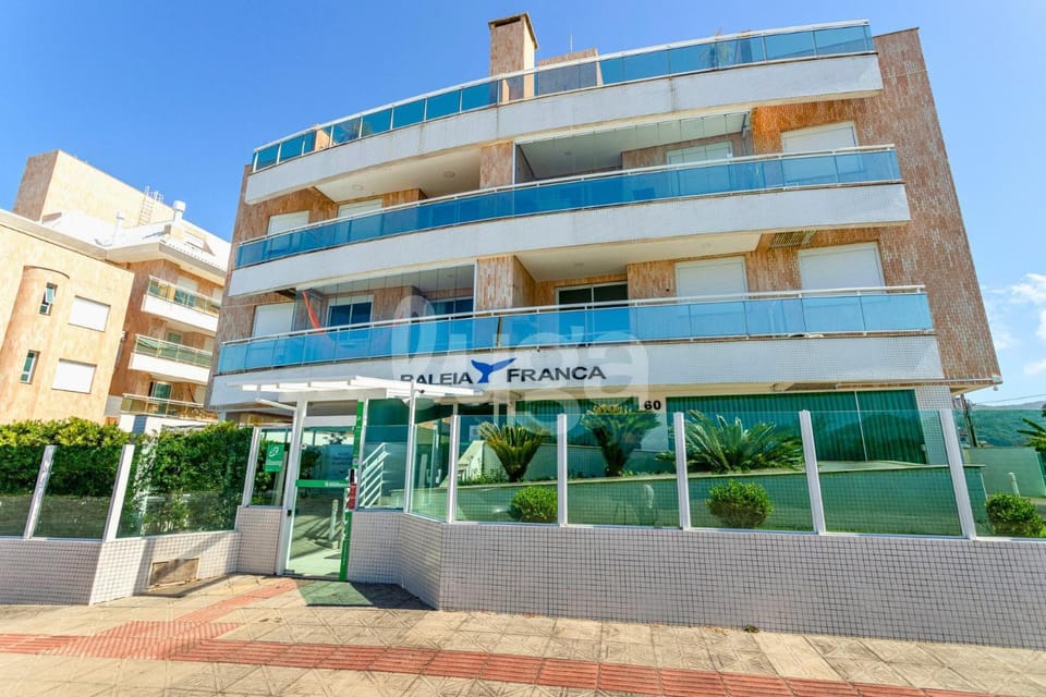 LUGA Duplex Beachfront with Spa and Sea View Apartment in Florianopolis
