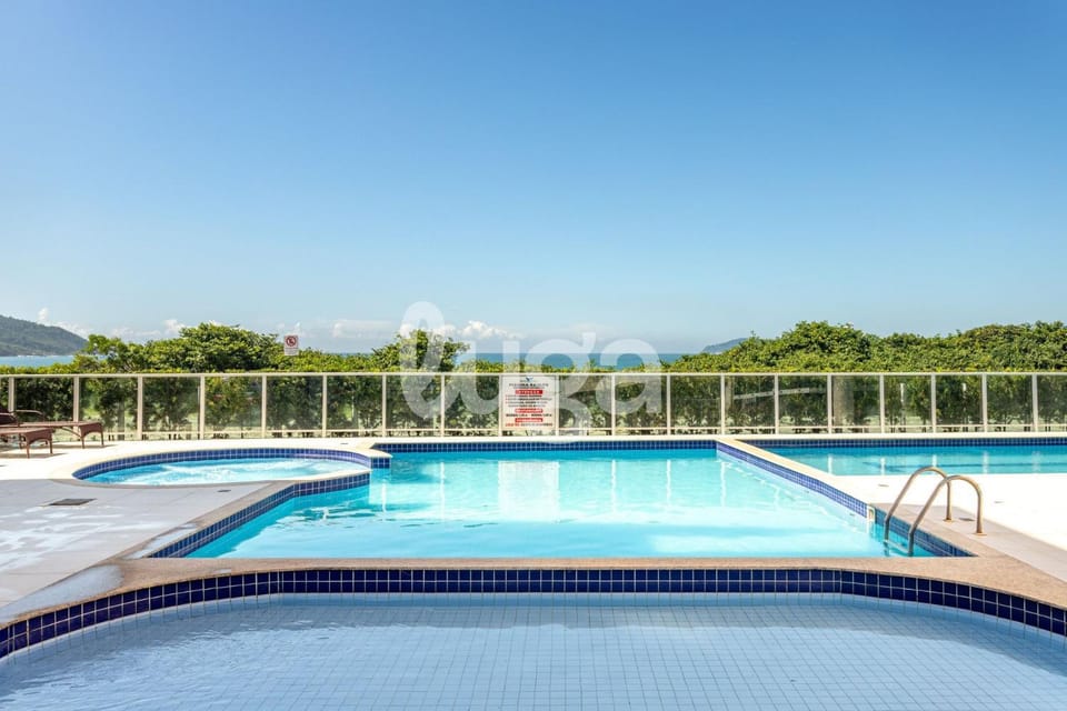 LUGA Duplex Beachfront with Spa and Sea View Apartment in Florianopolis