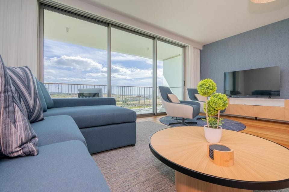 Communal lounge/ TV room, Natural landscape, TV and multimedia, View (from property/room), Balcony/Terrace, Living room, Seating area