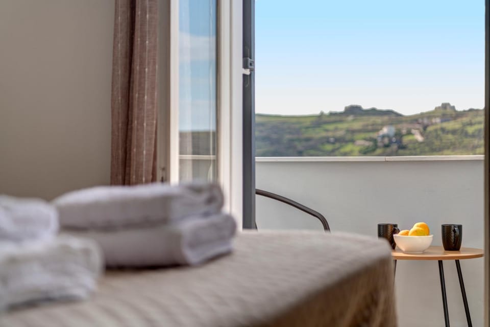 Bed, View (from property/room), Balcony/Terrace, Bedroom
