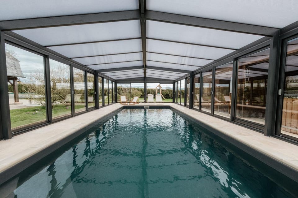 Day, Swimming pool