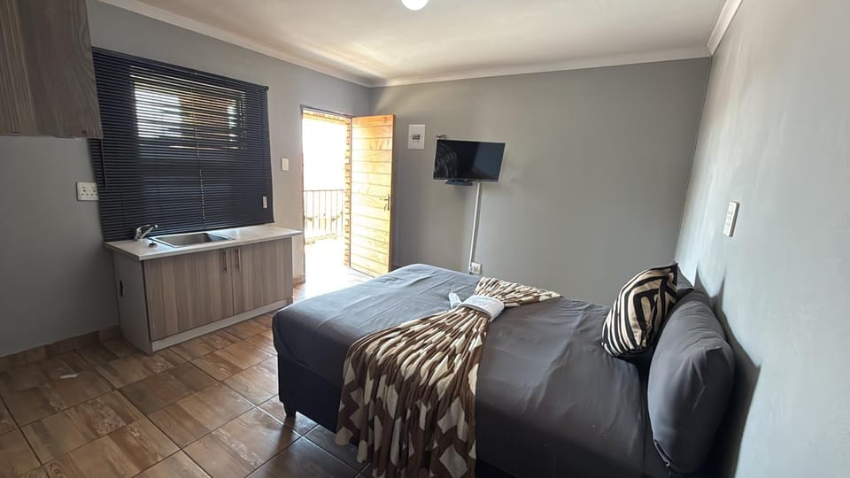 Gnostes Lodge Vosloorus Bed and Breakfast in Gauteng
