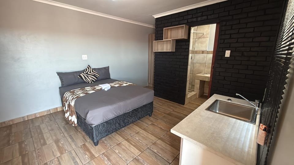 Gnostes Lodge Vosloorus Bed and Breakfast in Gauteng