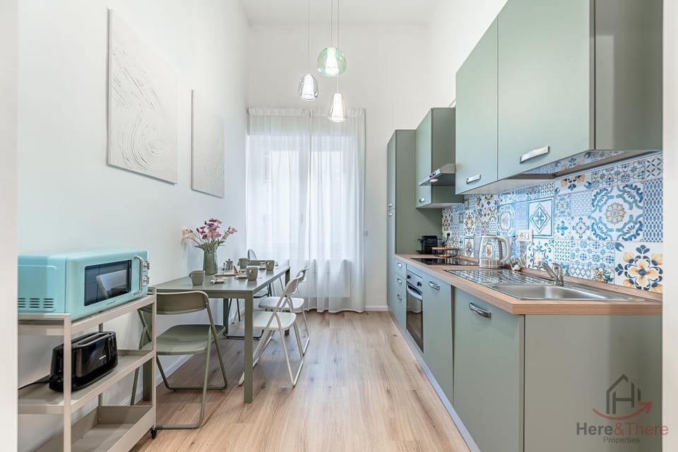 Kitchen or kitchenette, Dining area, dishwasher, oven, stove