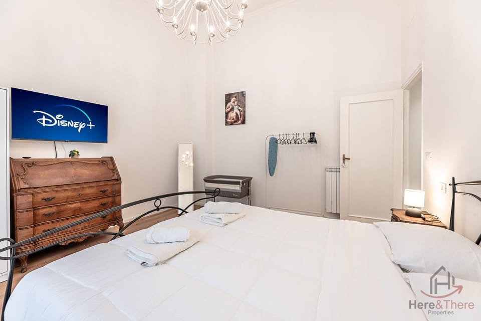 TV and multimedia, Photo of the whole room, wardrobe