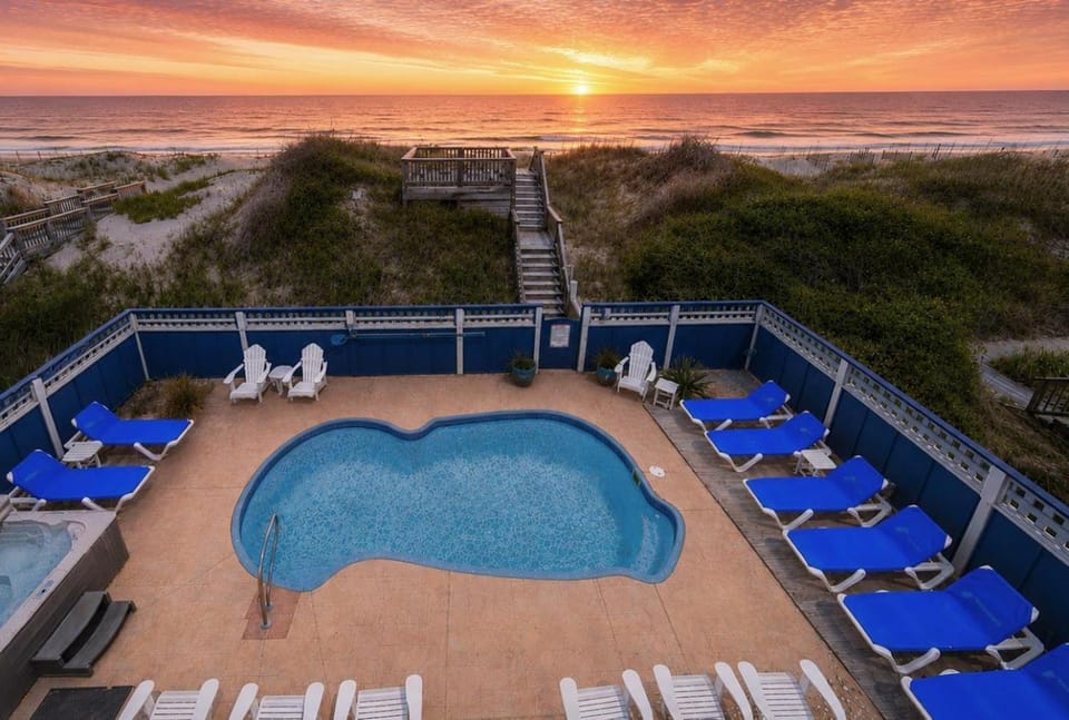 Sunkissed - Nags Head MP 13, Oceanfront, Pool, Elevator, Home Theater, Pool Table, Pets OK House in Nags Head