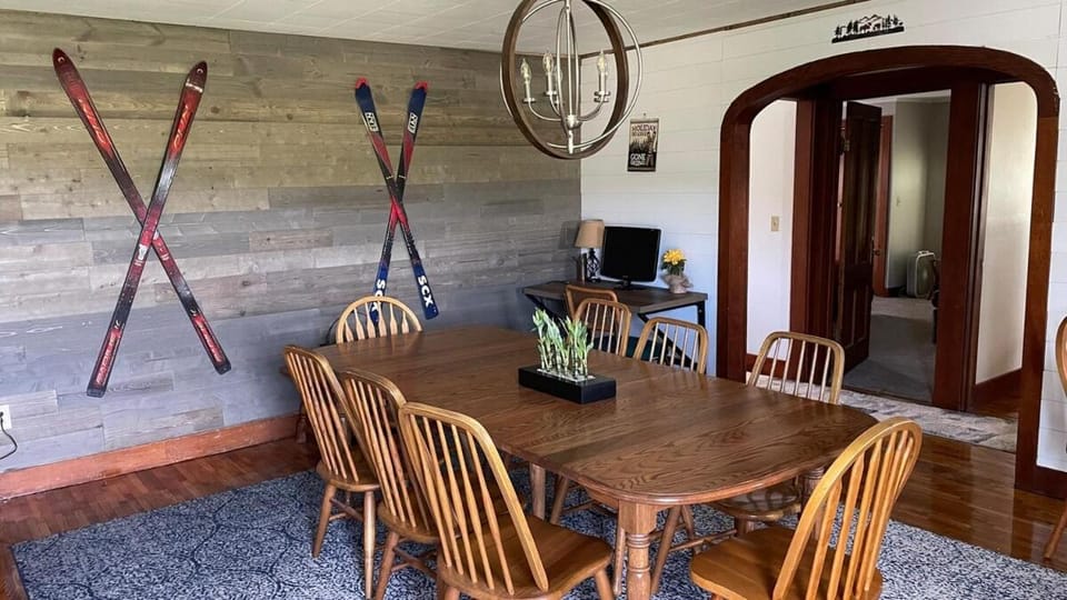 Creekside Escape on 200 acres House in Cattaraugus