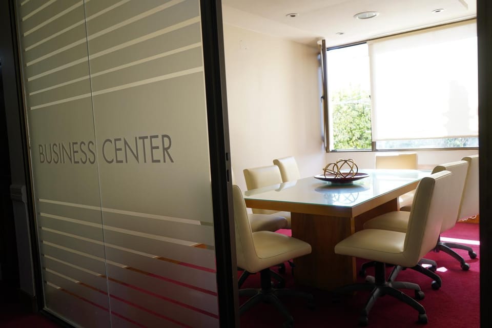 Seating area, Text overlay