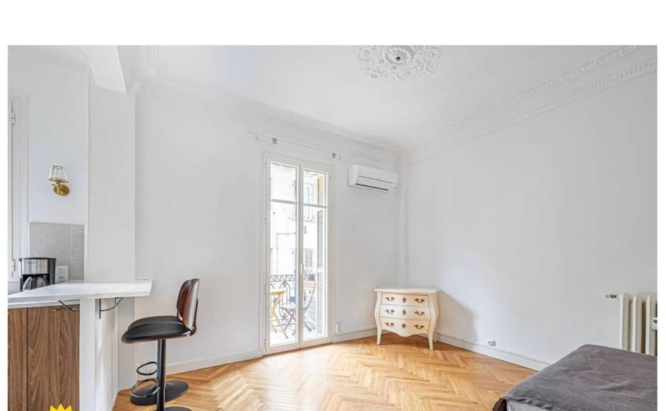 Large Studio 7 minutes from Beach Apartment in Nice