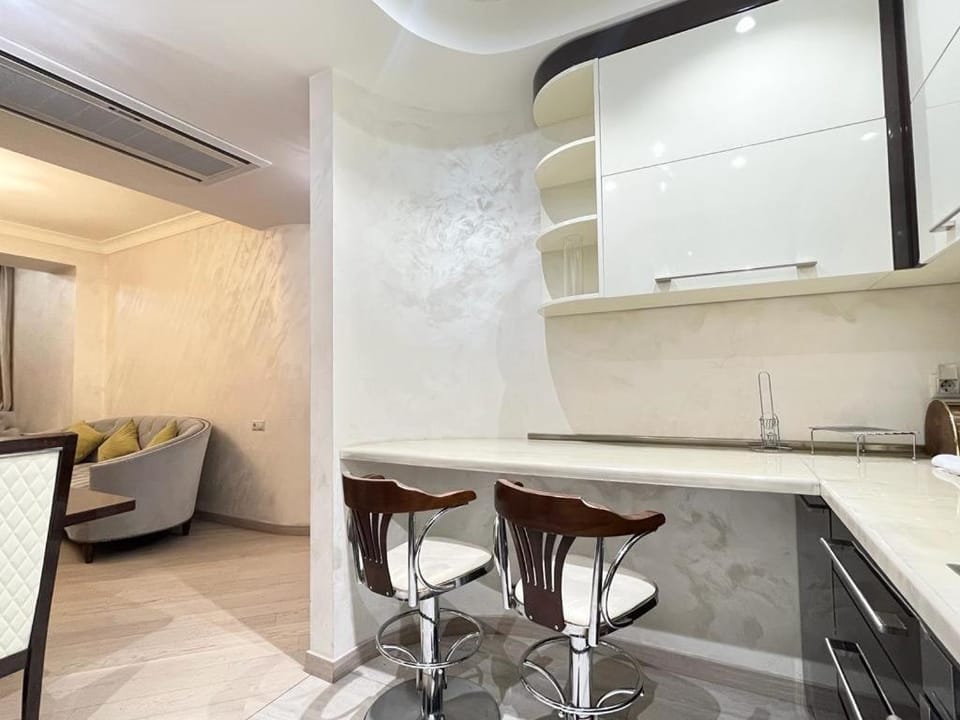 Premium City View Apartment I 3 Bedrooms, 2 Baths & Open Balcony - North Avenue, Yerevan Apartment in Yerevan