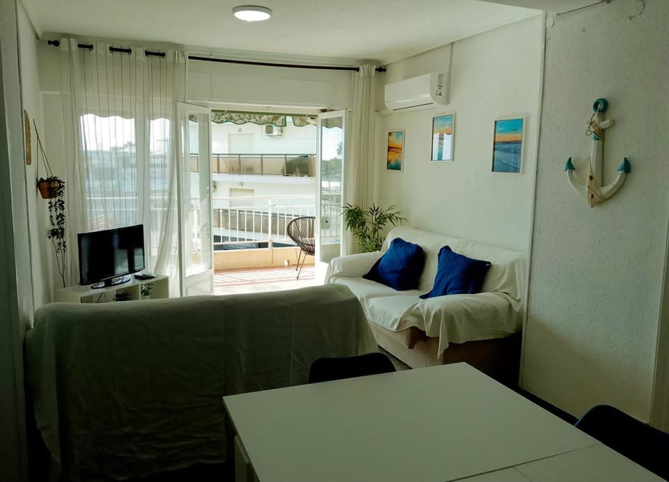TV and multimedia, Balcony/Terrace, Living room, air conditioner