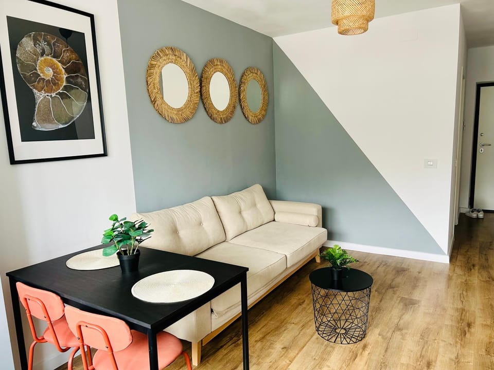 Living room, Decorative detail, Dining area