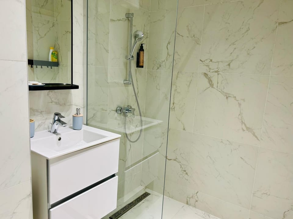 Shower, Bathroom