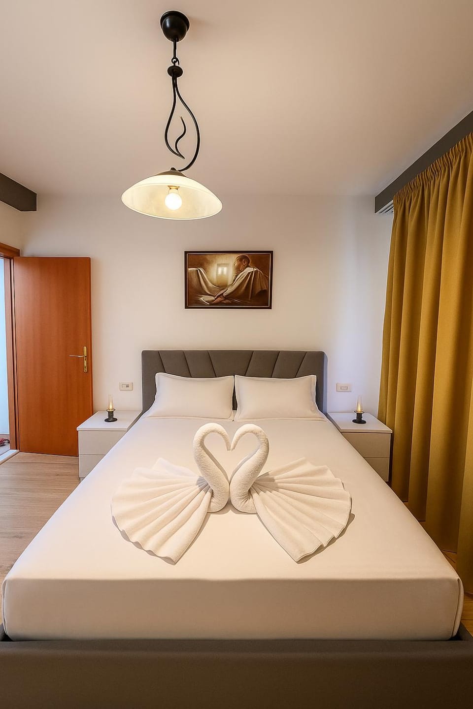 Bed, Photo of the whole room, Bedroom