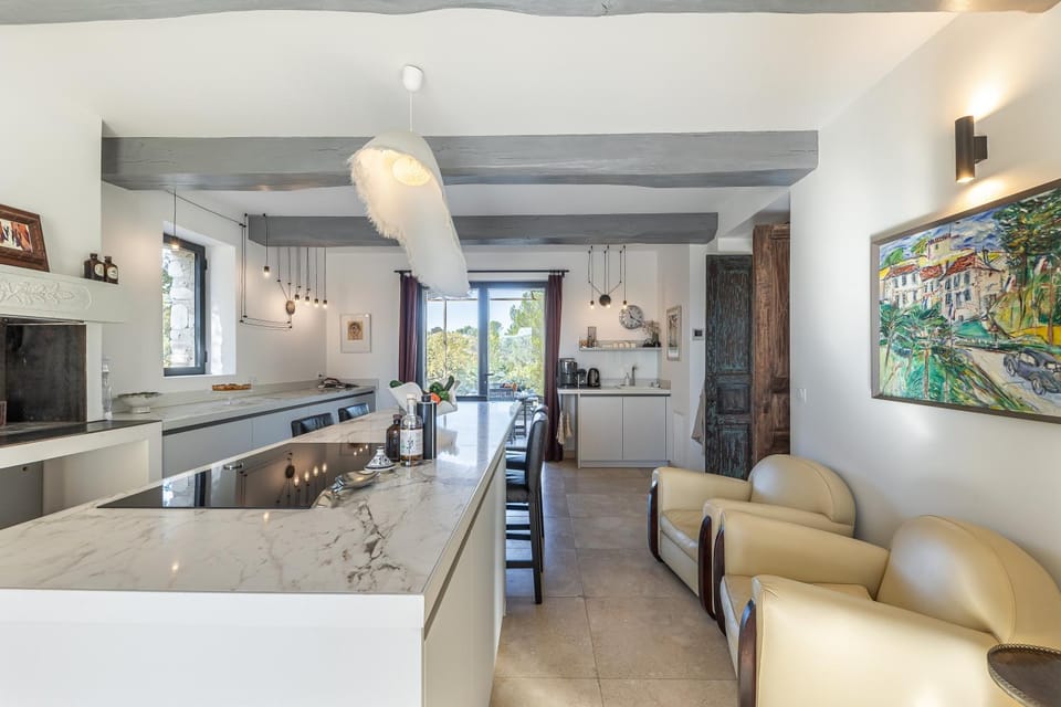 Communal kitchen, kitchen