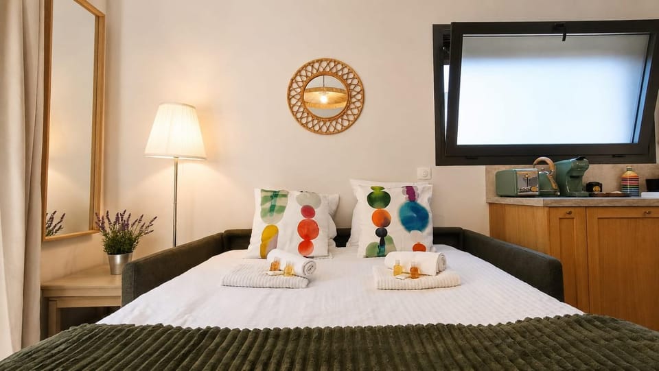 Bed, Coffee/tea facilities, Photo of the whole room, Bedroom