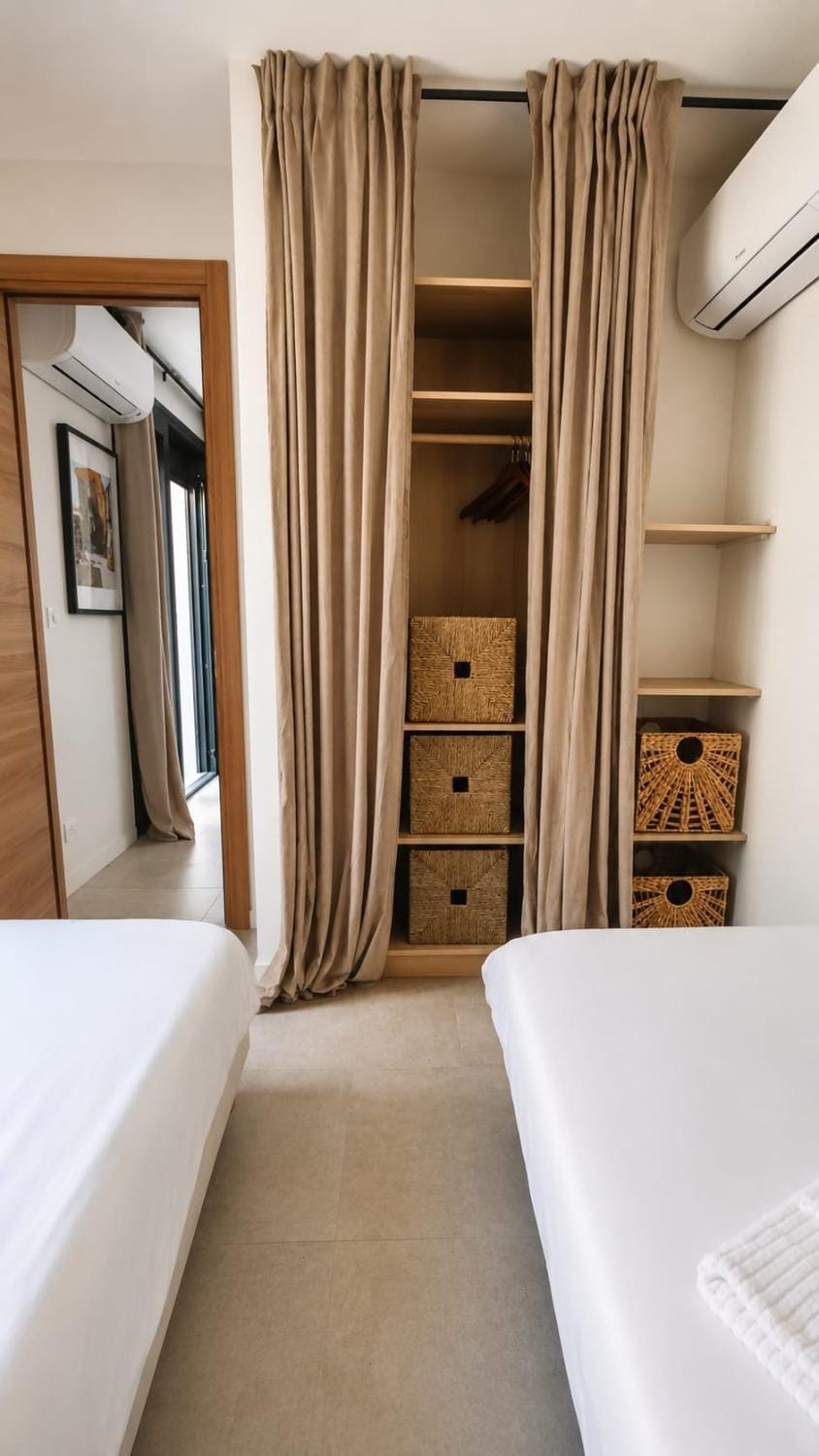 Bed, Photo of the whole room, Bedroom, wardrobe, air conditioner