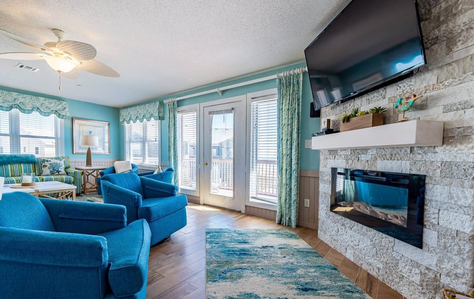 Sunrise Splendor - S Nags Head, Semi-Oceanfront Luxury Townhome, Pets OK, Hot Tub, Community Pool House in Nags Head