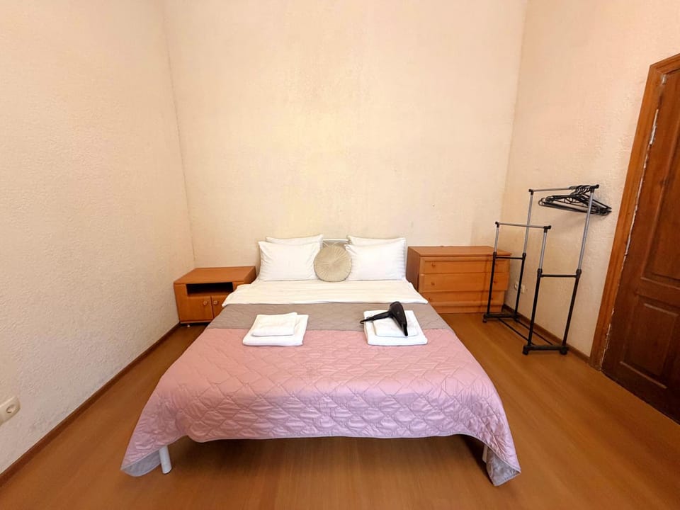 Bed, Photo of the whole room, Bedroom, towels, wardrobe
