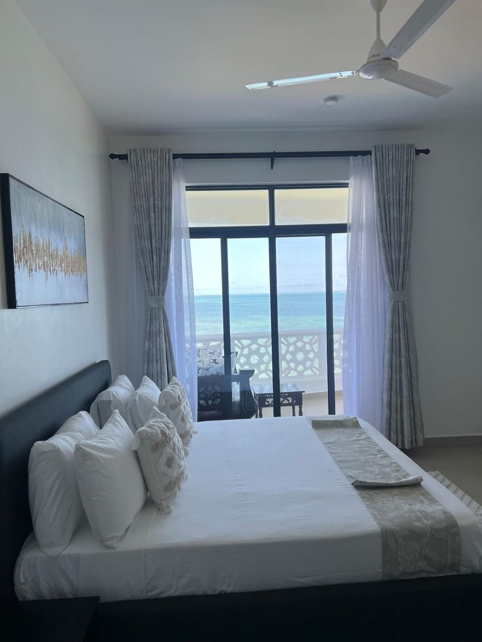 2BR Beachfront, Seaview Aprt Nyali Baobab Waves Apartment in Mombasa