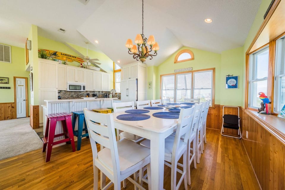 Sunrise Surprise - Nags Head MP 16, Oceanfront, Ocean View, Saltwater Pool, Hot Tub, Pool Table House in Nags Head