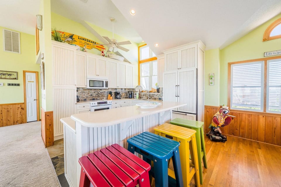 Sunrise Surprise - Nags Head MP 16, Oceanfront, Ocean View, Saltwater Pool, Hot Tub, Pool Table House in Nags Head