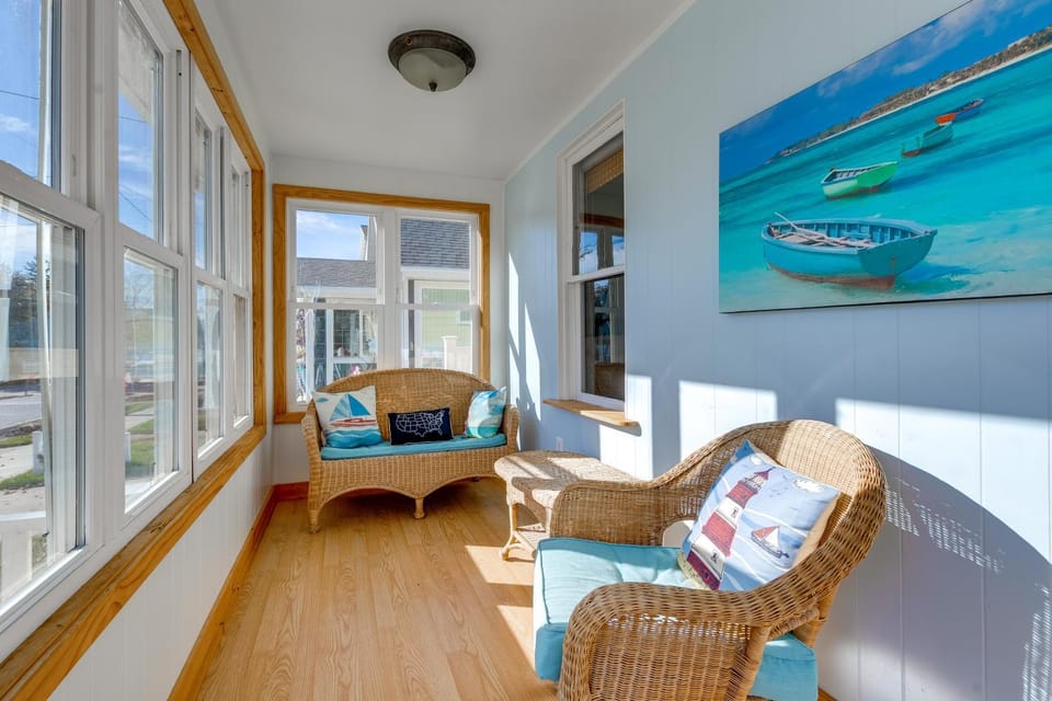 Pet Friendly! Steps to Beach - ‘Lakeview Cottage’ House in Two Rivers
