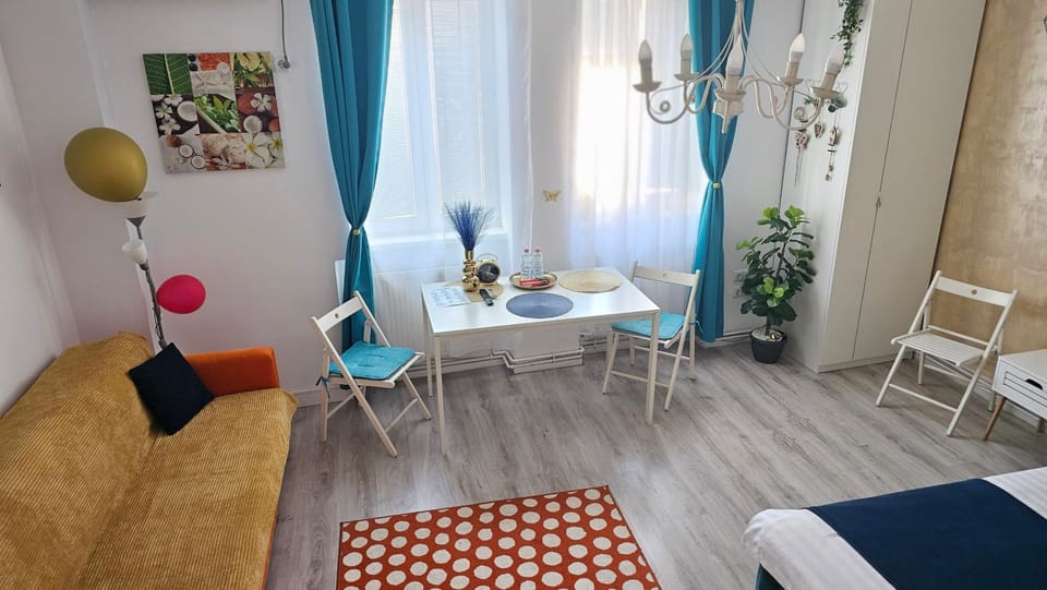 Downtown Studio Universitate Apartment in Bucharest