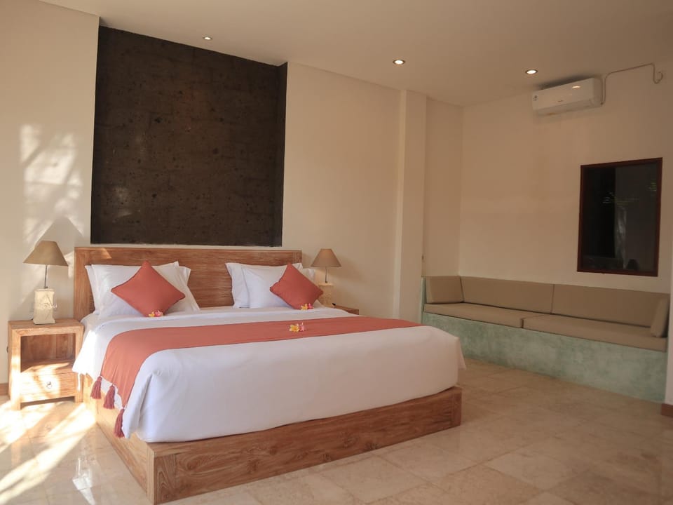 Photo of the whole room, Bedroom