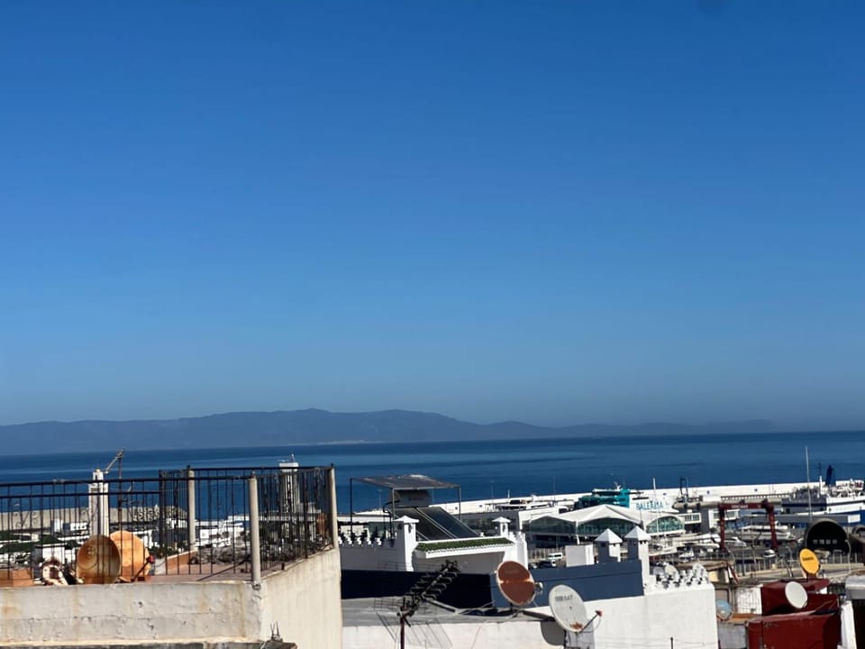 Riad Lyabaïana privatisé, piscine et vue mer dans la médina House in Tangier