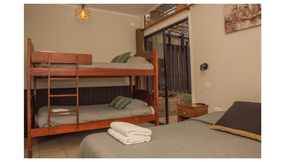 Bed, Photo of the whole room, bunk bed, towels