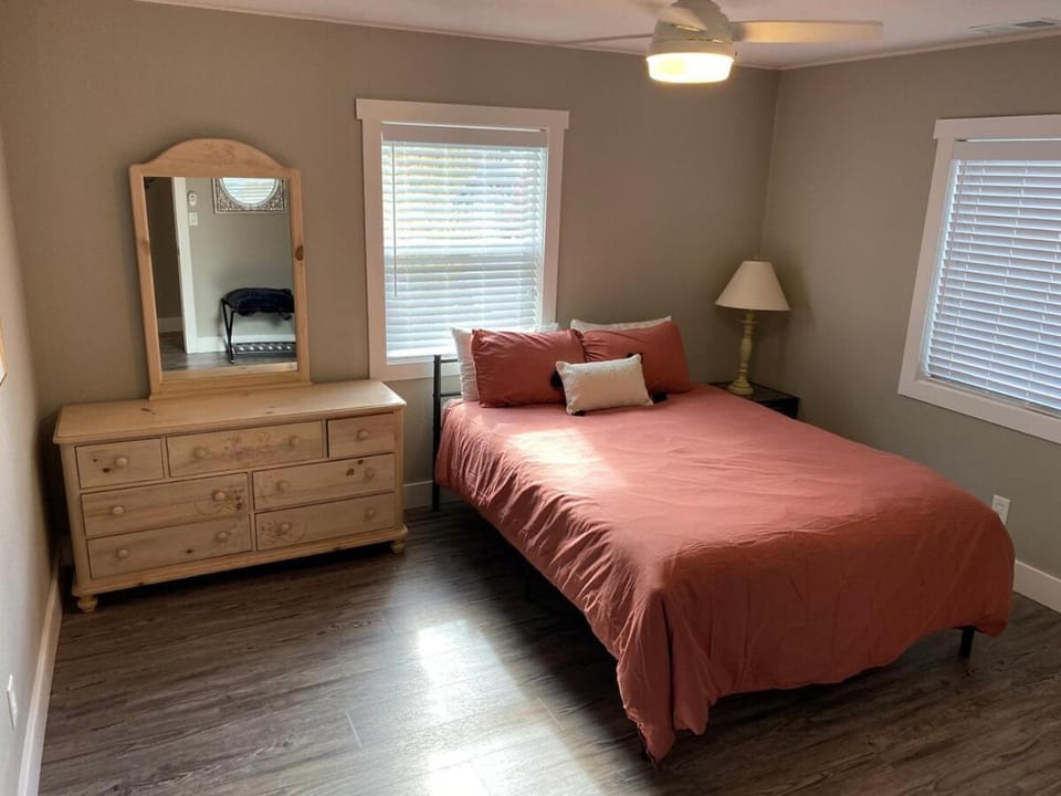 Mountain view, 5-bedroom home with sauna House in Oregon