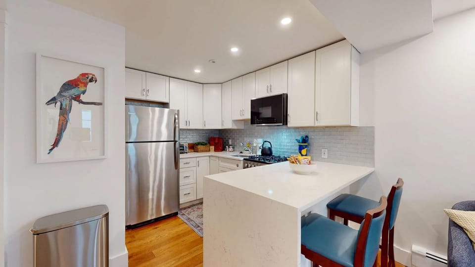 Decorative detail, microwave, oven, kitchen
