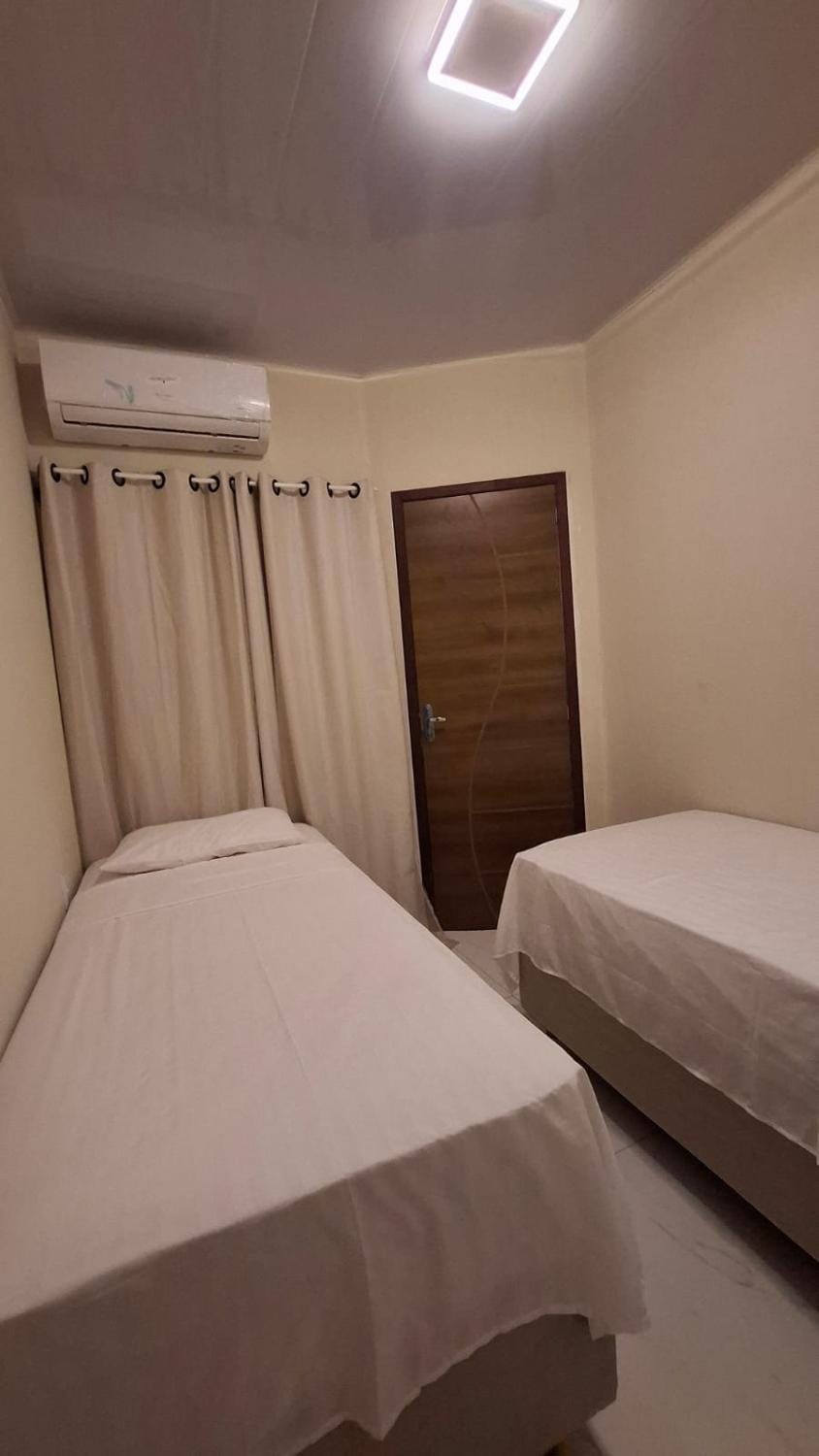 Bed, Photo of the whole room, air conditioner